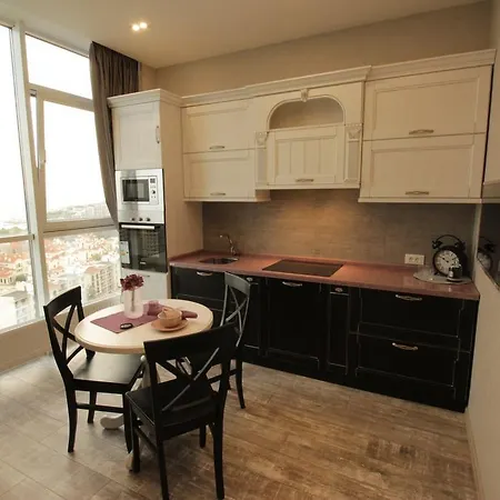 Apartment On Frantsuz'ky Bulvar 60 A *